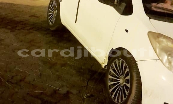 Acheter Occasion Voiture Toyota Yaris Blanc à Djibouti, Djibouti Region
