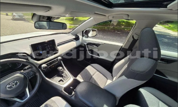 Acheter Occasion Voiture Toyota RAV4 Blanc à Dikhil, Dikhil Acheter Occasion Voiture Toyota RAV4 Blanc à Dikhil, Dikhil