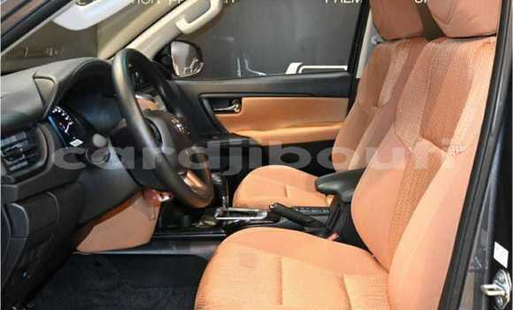 Acheter Neuf Voiture Toyota Fortuner Gris à Djibouti city, East africa Acheter Neuf Voiture Toyota Fortuner Gris à Djibouti city, East africa