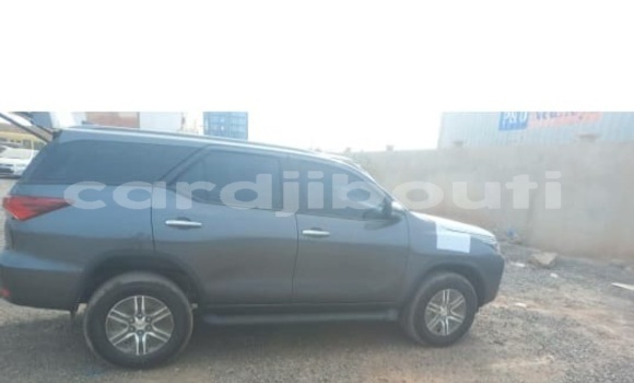 Acheter Neuf Voiture Toyota Fortuner Gris à Djibouti city, East africa Acheter Neuf Voiture Toyota Fortuner Gris à Djibouti city, East africa