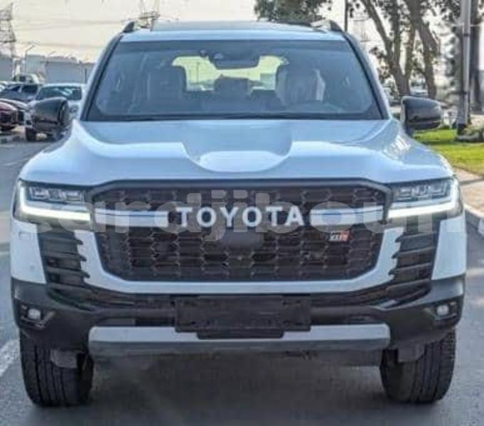 Big with watermark toyota land cruiser east africa djibouti city 4668