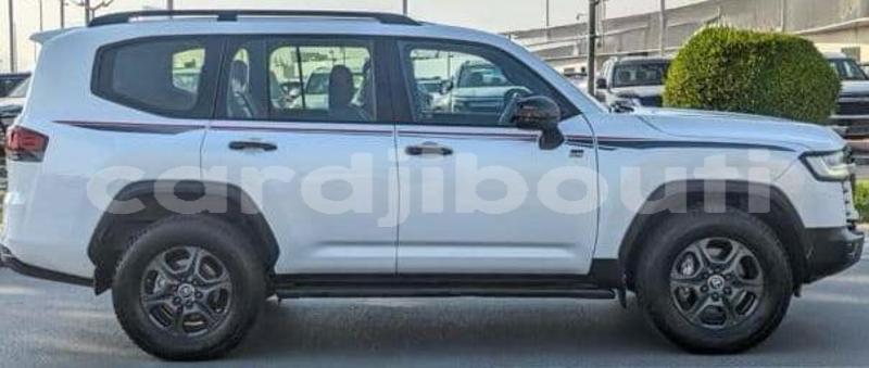Big with watermark toyota land cruiser east africa djibouti city 4668
