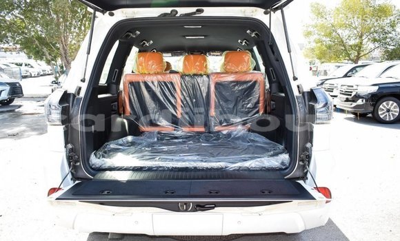 Acheter Import Voiture Lexus LX Blanc à Import - Dubai, Ali Sabieh Region Acheter Import Voiture Lexus LX Blanc à Import - Dubai, Ali Sabieh Region