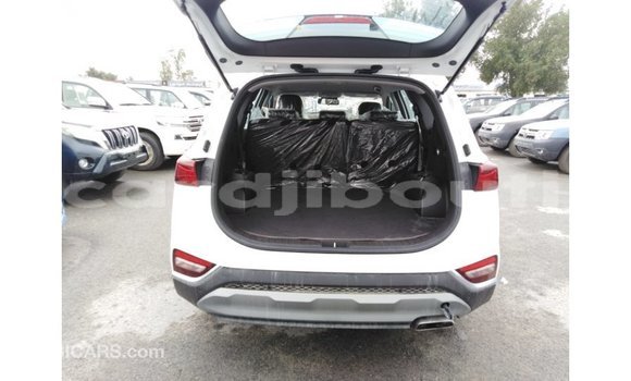 Buy Import Hyundai Santa Fe White Car in Import - Dubai in Ali Sabieh Region Buy Import Hyundai Santa Fe White Car in Import - Dubai in Ali Sabieh Region