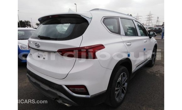 Buy Import Hyundai Santa Fe White Car in Import - Dubai in Ali Sabieh Region Buy Import Hyundai Santa Fe White Car in Import - Dubai in Ali Sabieh Region