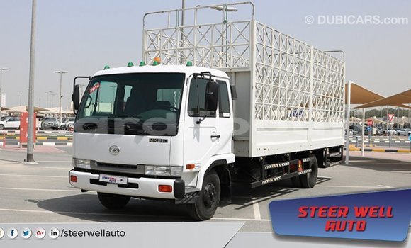 Acheter Import Voiture Nissan 350Z Blanc à Import - Dubai, Ali Sabieh Region Acheter Import Voiture Nissan 350Z Blanc à Import - Dubai, Ali Sabieh Region