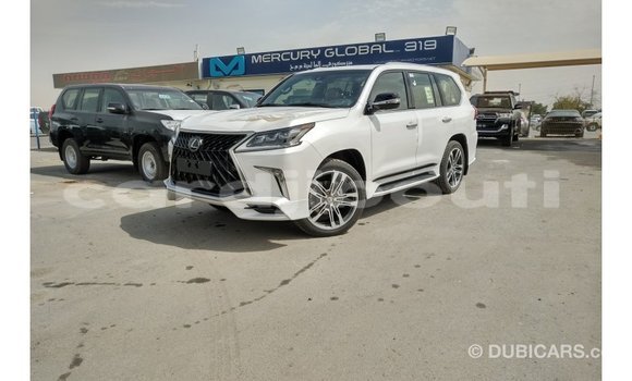 Acheter Import Voiture Lexus LX Blanc à Import - Dubai, Ali Sabieh Region Acheter Import Voiture Lexus LX Blanc à Import - Dubai, Ali Sabieh Region