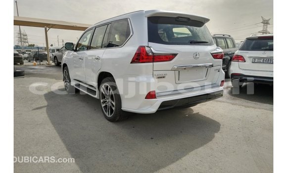 Acheter Import Voiture Lexus LX Blanc à Import - Dubai, Ali Sabieh Region Acheter Import Voiture Lexus LX Blanc à Import - Dubai, Ali Sabieh Region