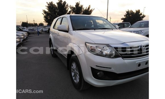 Buy Import Toyota Fortuner White Car in Import - Dubai in Ali Sabieh Region Buy Import Toyota Fortuner White Car in Import - Dubai in Ali Sabieh Region