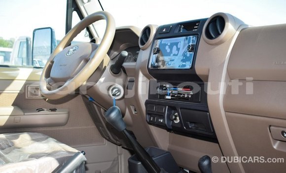 Buy Import Toyota Land Cruiser Beige Car in Import - Dubai in Ali Sabieh Region Buy Import Toyota Land Cruiser Beige Car in Import - Dubai in Ali Sabieh Region