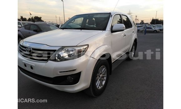 Buy Import Toyota Fortuner White Car in Import - Dubai in Ali Sabieh Region Buy Import Toyota Fortuner White Car in Import - Dubai in Ali Sabieh Region