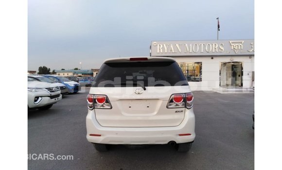 Buy Import Toyota Fortuner White Car in Import - Dubai in Ali Sabieh Region Buy Import Toyota Fortuner White Car in Import - Dubai in Ali Sabieh Region