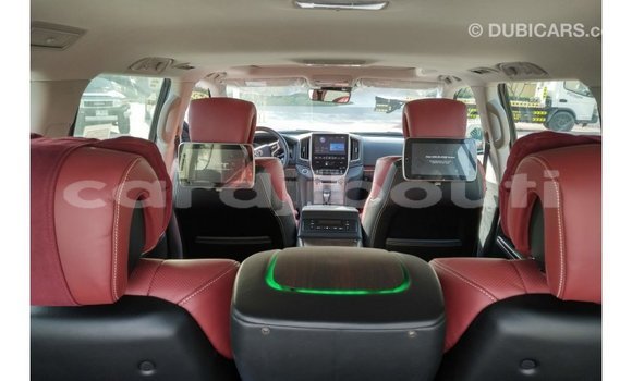 Acheter Import Voiture Toyota Land Cruiser Noir à Import - Dubai, Ali Sabieh Region Acheter Import Voiture Toyota Land Cruiser Noir à Import - Dubai, Ali Sabieh Region