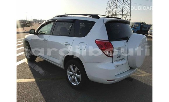 Acheter Import Voiture Toyota 4Runner Blanc à Import - Dubai, Ali Sabieh Region Acheter Import Voiture Toyota 4Runner Blanc à Import - Dubai, Ali Sabieh Region