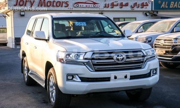 Buy Import Toyota Land Cruiser White Car in Import - Dubai in Ali Sabieh Region Buy Import Toyota Land Cruiser White Car in Import - Dubai in Ali Sabieh Region