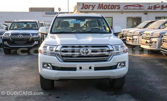 Buy Import Toyota Land Cruiser White Car in Import - Dubai in Ali Sabieh Region Buy Import Toyota Land Cruiser White Car in Import - Dubai in Ali Sabieh Region