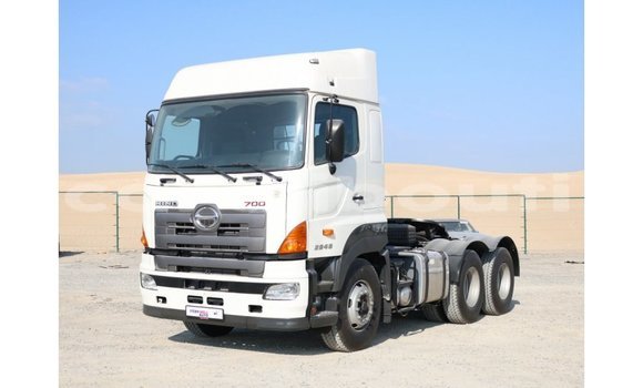 Acheter Import Utilitaire Hino 300 Series Blanc à Import - Dubai, Ali Sabieh Region