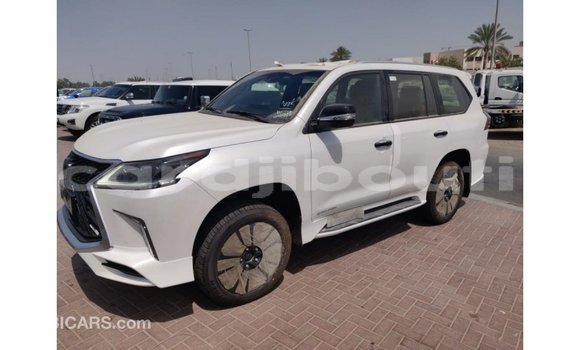 Acheter Import Voiture Lexus LX Blanc à Import - Dubai, Ali Sabieh Region Acheter Import Voiture Lexus LX Blanc à Import - Dubai, Ali Sabieh Region
