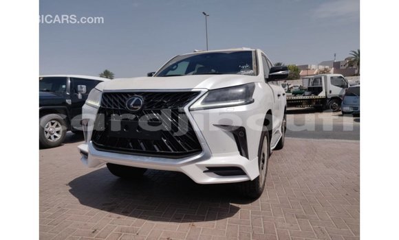 Acheter Import Voiture Lexus LX Blanc à Import - Dubai, Ali Sabieh Region Acheter Import Voiture Lexus LX Blanc à Import - Dubai, Ali Sabieh Region
