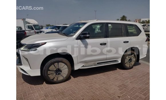 Acheter Import Voiture Lexus LX Blanc à Import - Dubai, Ali Sabieh Region Acheter Import Voiture Lexus LX Blanc à Import - Dubai, Ali Sabieh Region