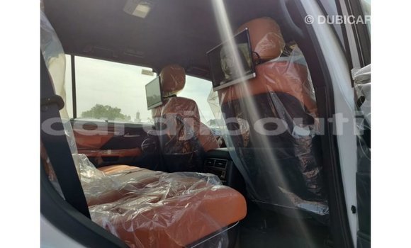 Acheter Import Voiture Lexus LX Blanc à Import - Dubai, Ali Sabieh Region Acheter Import Voiture Lexus LX Blanc à Import - Dubai, Ali Sabieh Region