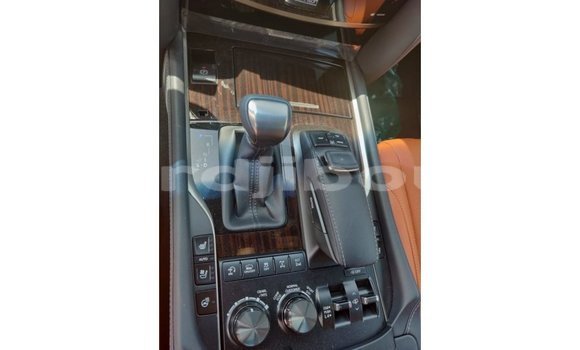 Acheter Import Voiture Lexus LX Blanc à Import - Dubai, Ali Sabieh Region Acheter Import Voiture Lexus LX Blanc à Import - Dubai, Ali Sabieh Region