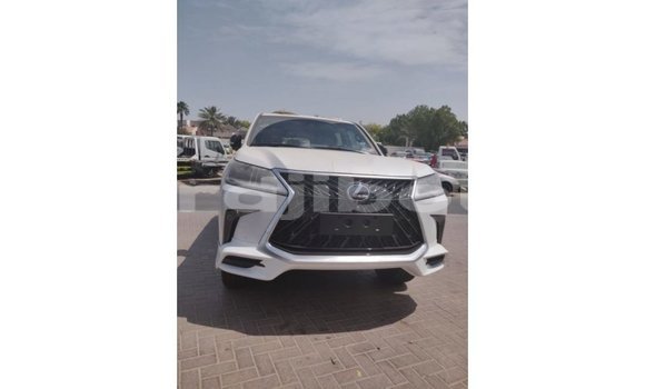 Acheter Import Voiture Lexus LX Blanc à Import - Dubai, Ali Sabieh Region Acheter Import Voiture Lexus LX Blanc à Import - Dubai, Ali Sabieh Region
