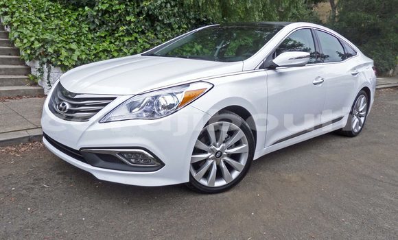 Acheter Occasion Voiture Hyundai Sonata Blanc à Djibouti, Djibouti Region Acheter Occasion Voiture Hyundai Sonata Blanc à Djibouti, Djibouti Region
