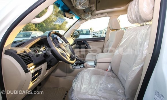 Buy Import Toyota Land Cruiser White Car in Import - Dubai in Ali Sabieh Region Buy Import Toyota Land Cruiser White Car in Import - Dubai in Ali Sabieh Region