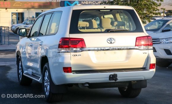 Buy Import Toyota Land Cruiser White Car in Import - Dubai in Ali Sabieh Region Buy Import Toyota Land Cruiser White Car in Import - Dubai in Ali Sabieh Region