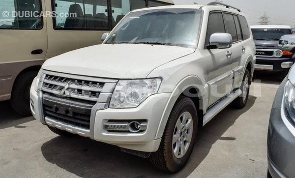 Acheter Import Voiture Mitsubishi Pajero Blanc à Import - Dubai, Ali Sabieh Region Acheter Import Voiture Mitsubishi Pajero Blanc à Import - Dubai, Ali Sabieh Region