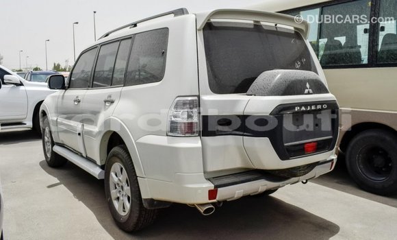 Acheter Import Voiture Mitsubishi Pajero Blanc à Import - Dubai, Ali Sabieh Region Acheter Import Voiture Mitsubishi Pajero Blanc à Import - Dubai, Ali Sabieh Region