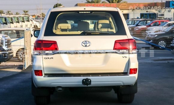 Buy Import Toyota Land Cruiser White Car in Import - Dubai in Ali Sabieh Region Buy Import Toyota Land Cruiser White Car in Import - Dubai in Ali Sabieh Region