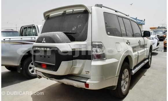 Acheter Import Voiture Mitsubishi Pajero Blanc à Import - Dubai, Ali Sabieh Region Acheter Import Voiture Mitsubishi Pajero Blanc à Import - Dubai, Ali Sabieh Region