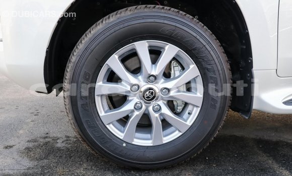 Buy Import Toyota Land Cruiser White Car in Import - Dubai in Ali Sabieh Region Buy Import Toyota Land Cruiser White Car in Import - Dubai in Ali Sabieh Region