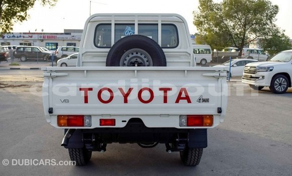 Acheter Import Voiture Toyota Land Cruiser Blanc à Import - Dubai, Ali Sabieh Region Acheter Import Voiture Toyota Land Cruiser Blanc à Import - Dubai, Ali Sabieh Region