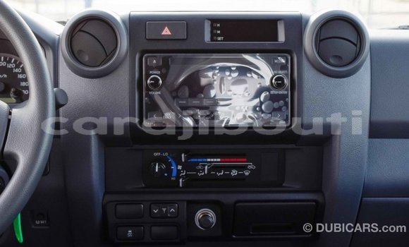 Acheter Import Voiture Toyota Land Cruiser Blanc à Import - Dubai, Ali Sabieh Region Acheter Import Voiture Toyota Land Cruiser Blanc à Import - Dubai, Ali Sabieh Region