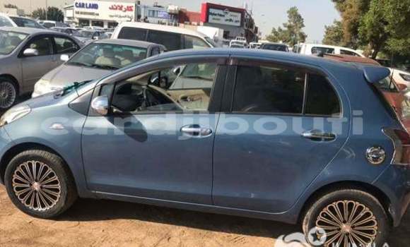 Acheter Occasion Voiture Toyota Vitz Bleu à Ali Sabieh, Ali Sabieh Region