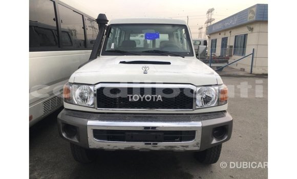Buy Import Toyota Land Cruiser White Car in Import - Dubai in Ali Sabieh Region Buy Import Toyota Land Cruiser White Car in Import - Dubai in Ali Sabieh Region