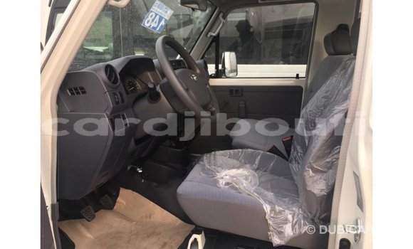 Buy Import Toyota Land Cruiser White Car in Import - Dubai in Ali Sabieh Region Buy Import Toyota Land Cruiser White Car in Import - Dubai in Ali Sabieh Region