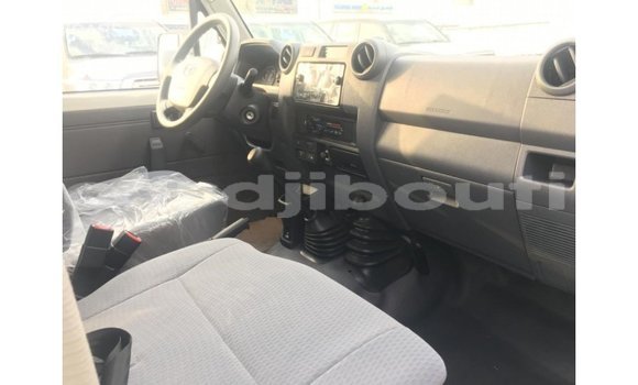Buy Import Toyota Land Cruiser White Car in Import - Dubai in Ali Sabieh Region Buy Import Toyota Land Cruiser White Car in Import - Dubai in Ali Sabieh Region