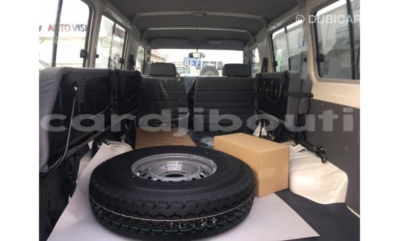 Buy Import Toyota Land Cruiser White Car in Import - Dubai in Ali Sabieh Region Buy Import Toyota Land Cruiser White Car in Import - Dubai in Ali Sabieh Region
