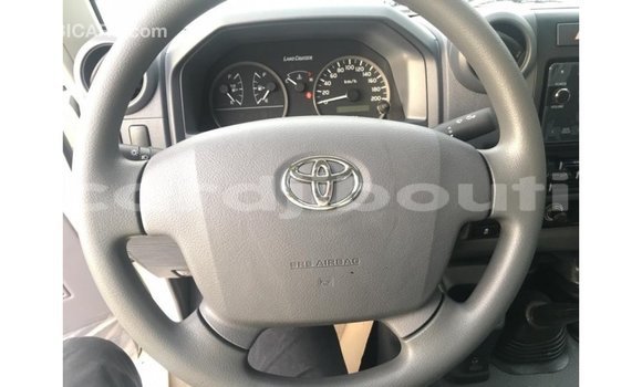 Buy Import Toyota Land Cruiser White Car in Import - Dubai in Ali Sabieh Region Buy Import Toyota Land Cruiser White Car in Import - Dubai in Ali Sabieh Region
