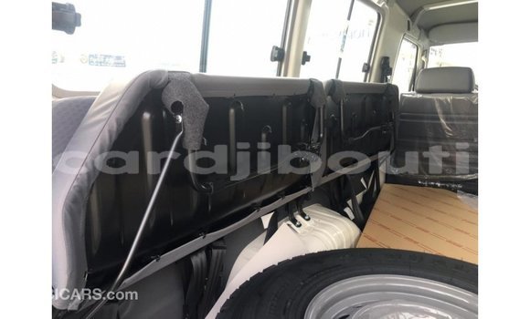 Buy Import Toyota Land Cruiser White Car in Import - Dubai in Ali Sabieh Region Buy Import Toyota Land Cruiser White Car in Import - Dubai in Ali Sabieh Region