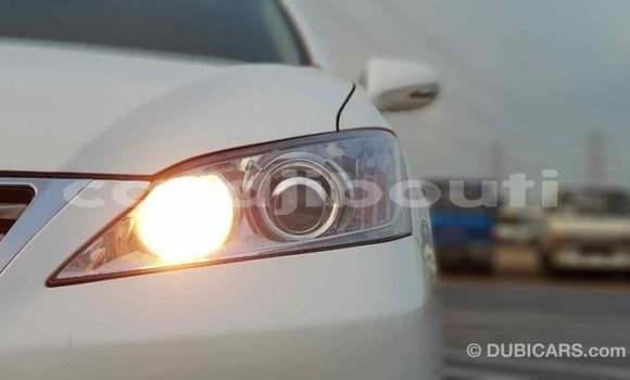 Buy Import Lexus ES White Car in Import - Dubai in Ali Sabieh Region Buy Import Lexus ES White Car in Import - Dubai in Ali Sabieh Region