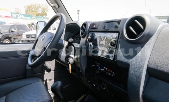Acheter Neuf Voiture Toyota Land Cruiser Blanc à Import - Dubai, Ali Sabieh Region Acheter Neuf Voiture Toyota Land Cruiser Blanc à Import - Dubai, Ali Sabieh Region