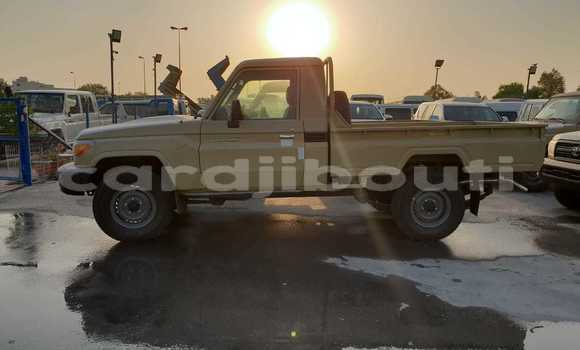 Acheter Neuf Voiture Toyota Land Cruiser Beige à Import - Dubai, Ali Sabieh Region Acheter Neuf Voiture Toyota Land Cruiser Beige à Import - Dubai, Ali Sabieh Region