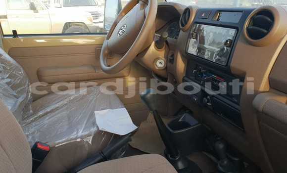 Acheter Neuf Voiture Toyota Land Cruiser Beige à Import - Dubai, Ali Sabieh Region Acheter Neuf Voiture Toyota Land Cruiser Beige à Import - Dubai, Ali Sabieh Region