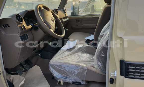Acheter Neuf Voiture Toyota Land Cruiser Beige à Import - Dubai, Ali Sabieh Region Acheter Neuf Voiture Toyota Land Cruiser Beige à Import - Dubai, Ali Sabieh Region