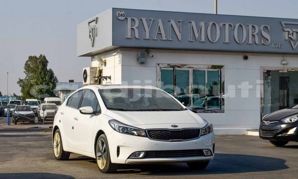 Acheter Import Voiture Kia Cerato Blanc à Import - Dubai, Ali Sabieh Region